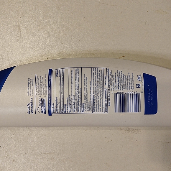Head & Shoulders Shampoo - Picture 2 of 2